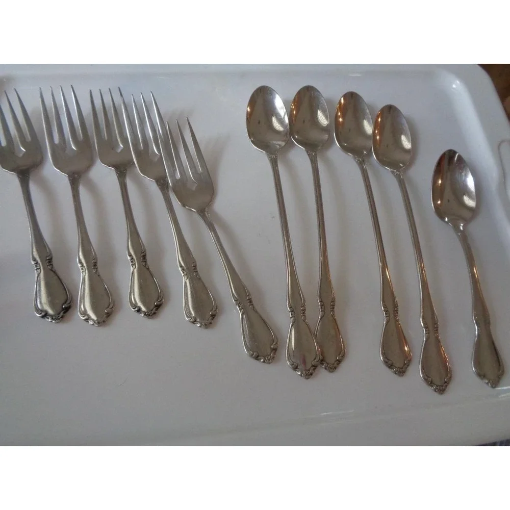 Oneidacraft Deluxe Stainless Dinner Flatware Chateau Salad Forks Spoons